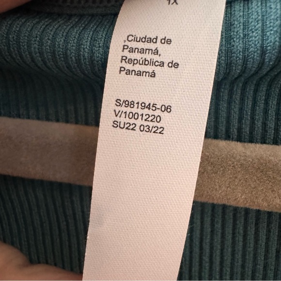 NWT Athleta Aurora Ribbed V-Neck Tank Teal Size 1X - Picture 7 of 7